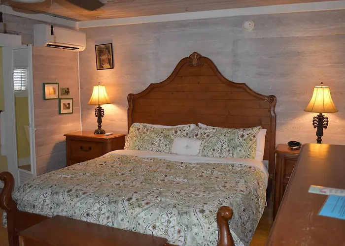 Seaport Inn